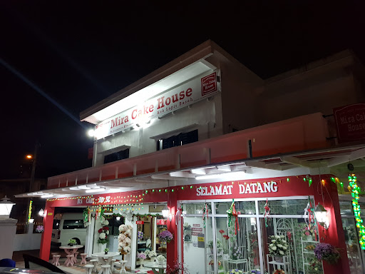 Mira Cake House - Kek Basah Sarawak