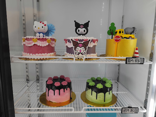 Tiny Bakery by Fyza Lulu