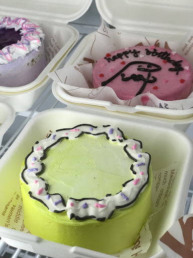 DahLya Bakery and Dessert