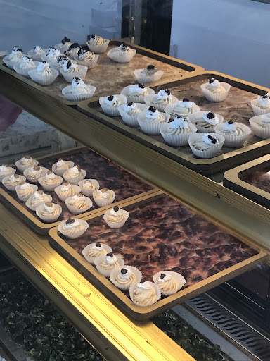 Alolla Dessert & Beverages