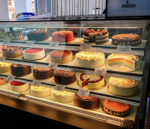 Jiwa Kopi dan Bingsu Tanah Merah
