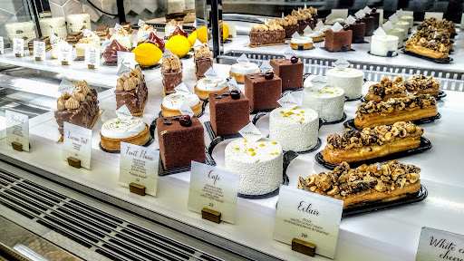 Le Petit Four Pâtisserie