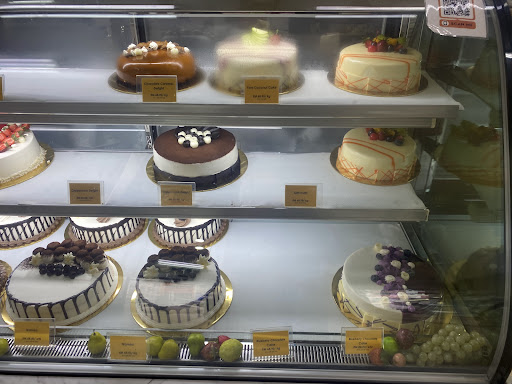 Fruity Bakery & Cafรฉ Fruity Bakery & Cafรฉ