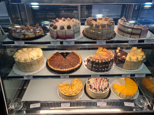 Black and White Kitchen Cake Boutique