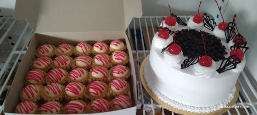 She da cakes