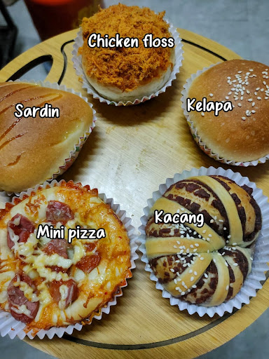 Kak Tee Bakery ( biskut kacang hijau aka Tau Sar Piah) Kak Tee Bakery ( biskut kacang hijau aka Tau Sar Piah)