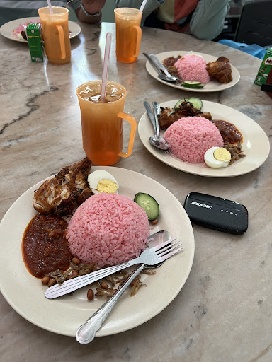Royal Berry Strawberry Park & Cafe