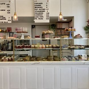 sugarbloom cakespastries
