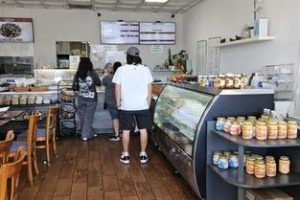 Tini’s Food Bakery & Cafe