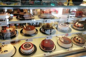 Baker’s Cottage Presint8