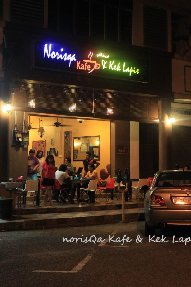 norisqa kafe kek lapis