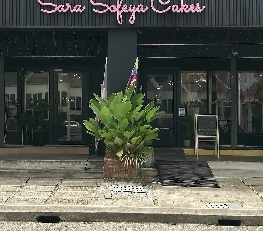 sara sofeya cafe cakes
