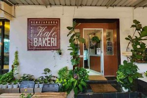 Remaja purba kafe dan bakeri